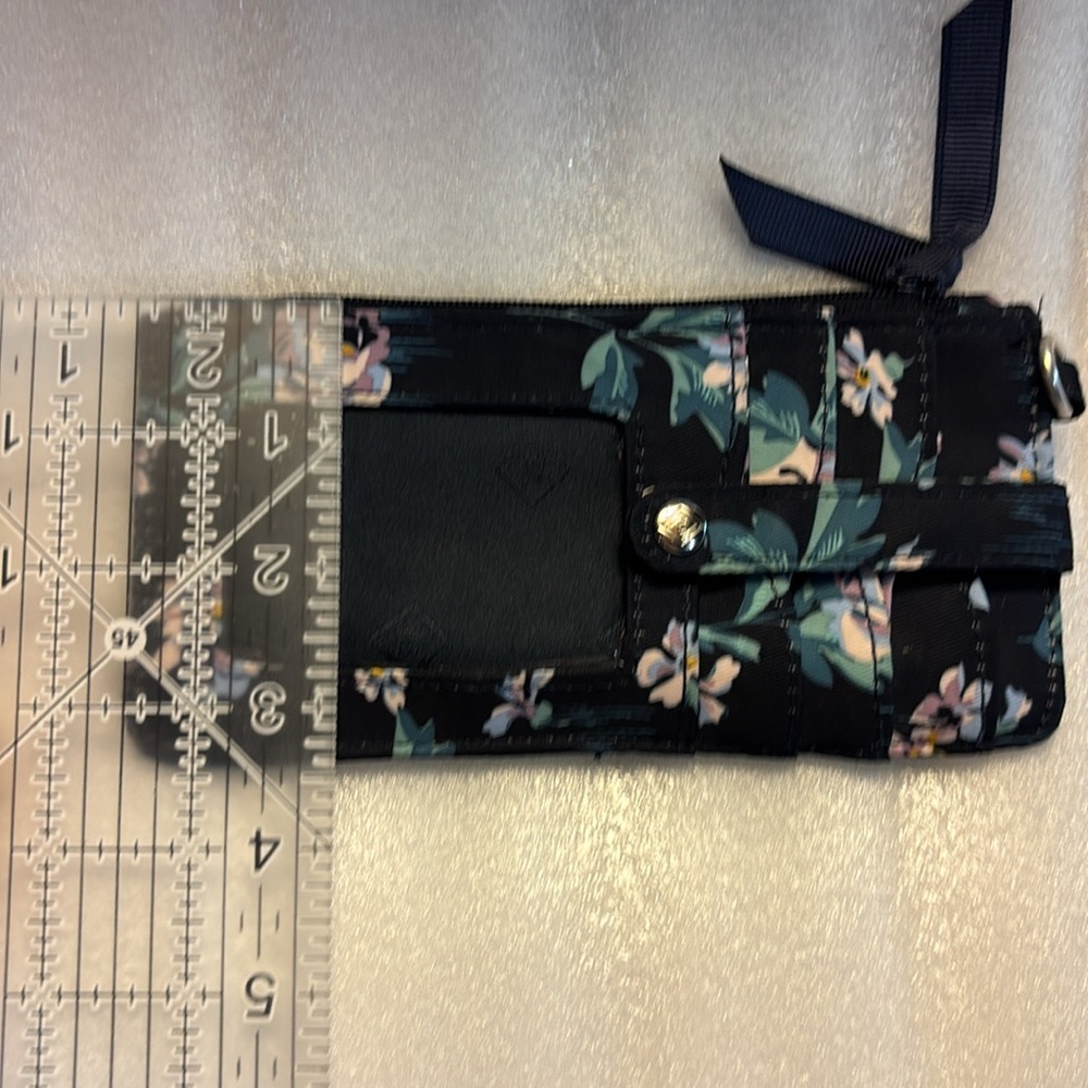 Vera Bradley Ultimate Card Case in Performance Twill Navy Garden - Picture 7 of 7